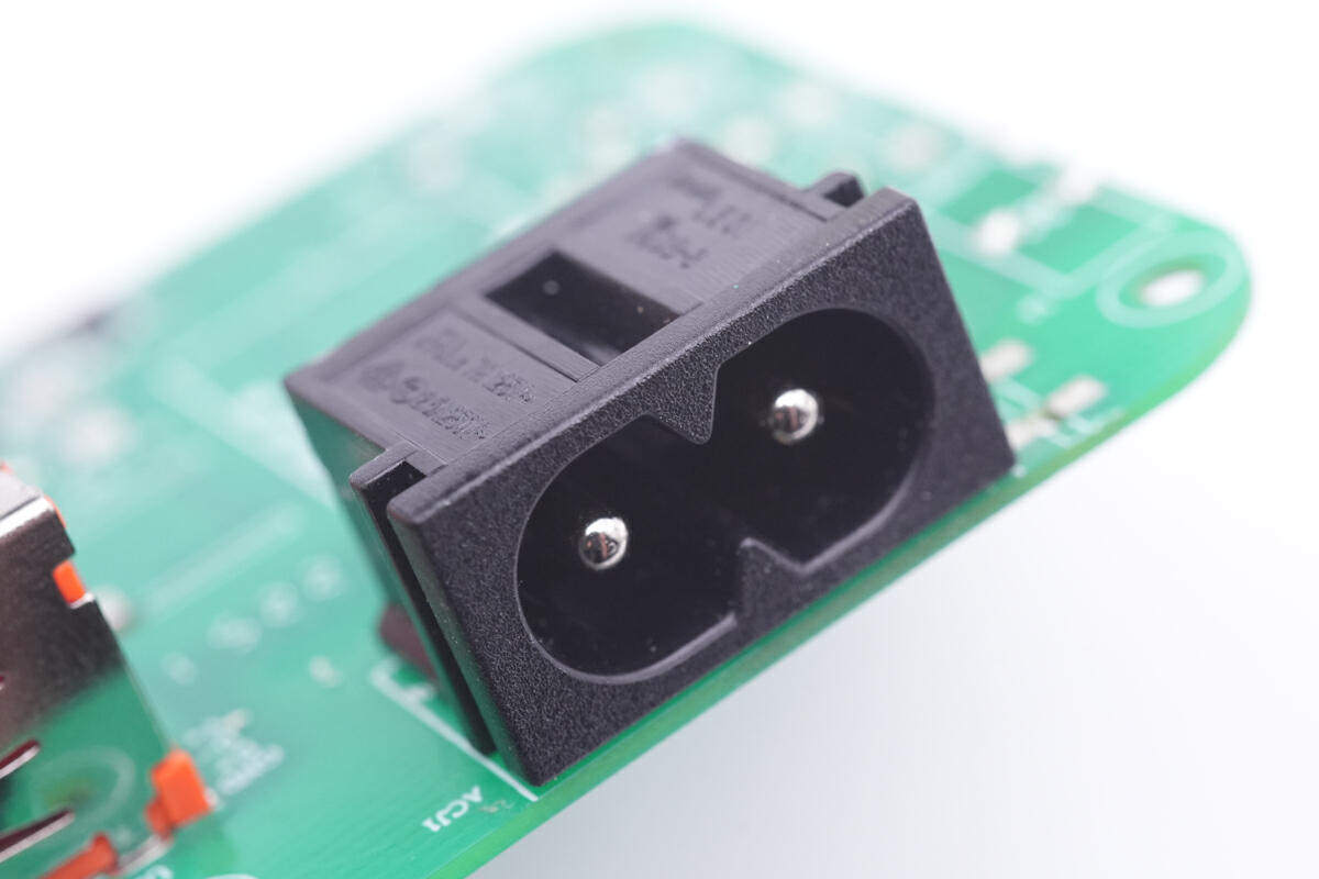 翔65W 2C1A多功能氮化镓磁吸充电器拆解mg不朽情缘网站来看看你的移动桌面充电站今(图21)